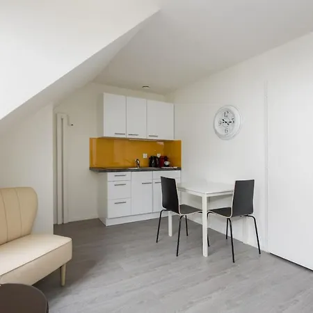 Superior On Floor Be-51 * Zurich