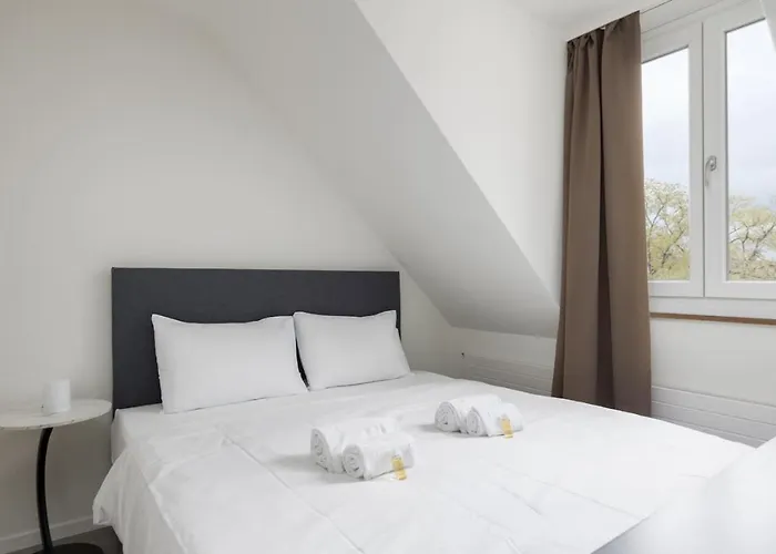 Superior On Floor Be-51 * Zürich